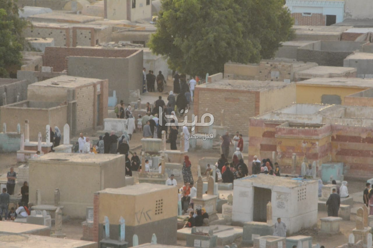 زيارة المقابر