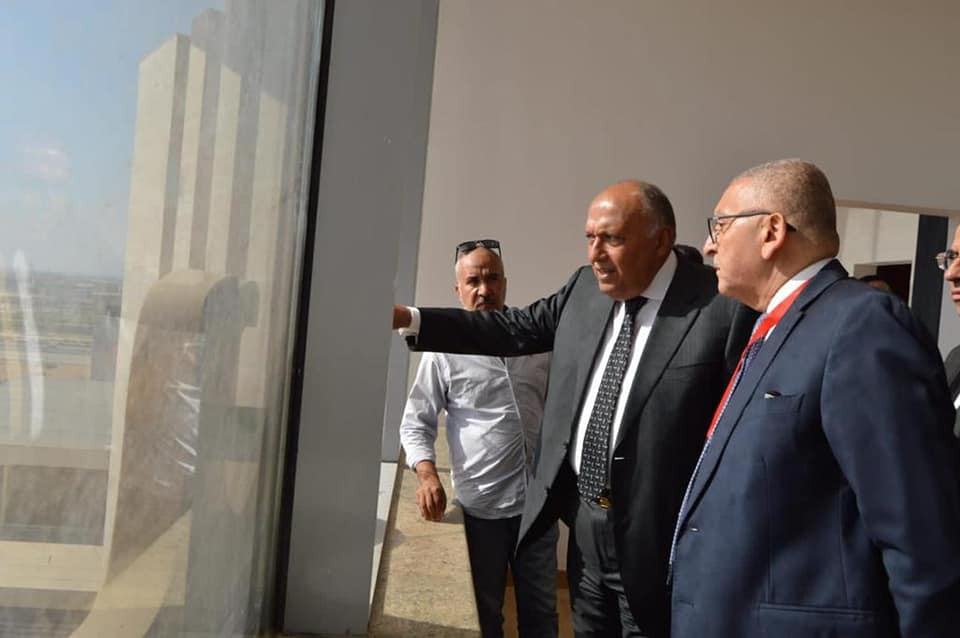 شكرى يجتمع بكبار مسؤولى الخارجية فى العاصمة الإدارية