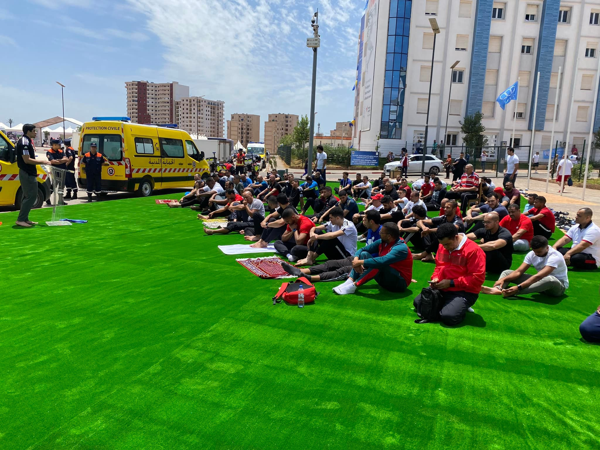 بعثة مصر تؤدى صلاة الجمعة بالجزائر