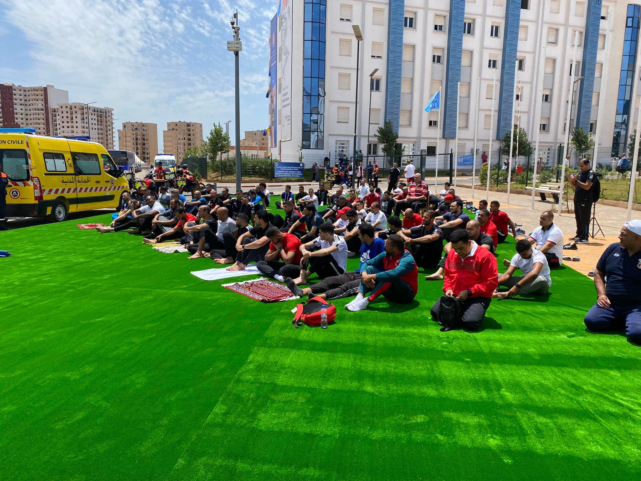 بعثة مصر تؤدى صلاة الجمعة بالجزائر