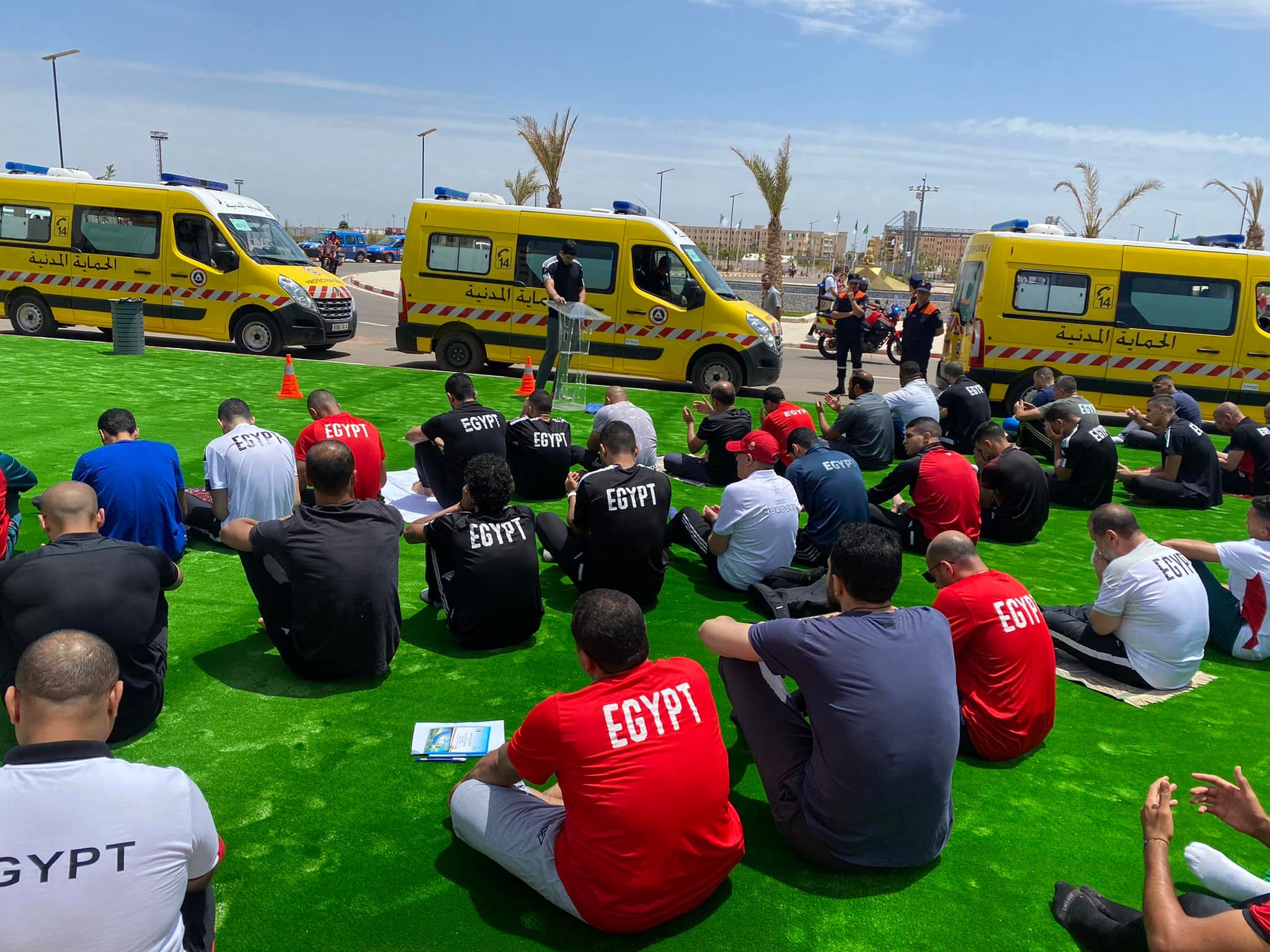 بعثة مصر تؤدى صلاة الجمعة بالجزائر