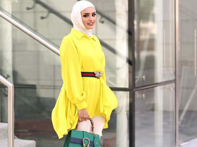 ملابس باللون الأصفر