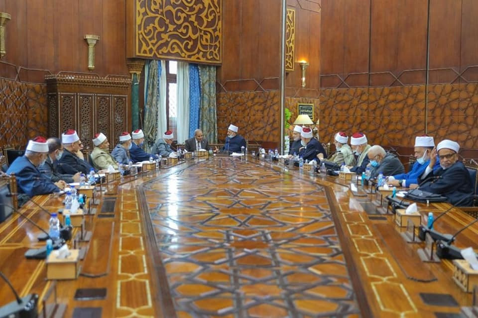«كبار العلماء» تكرم رئيس جامعة الأزهر