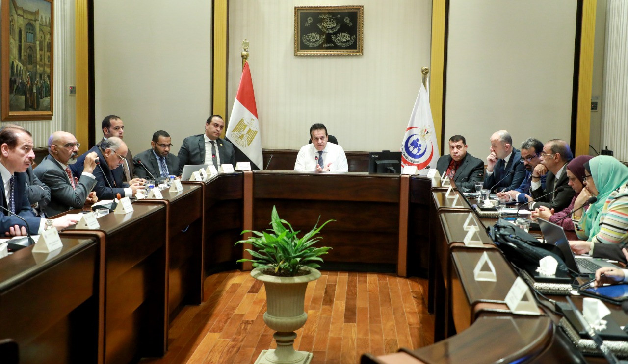 الاجتماع الأسبوعى وزير الصحة مع قيادات الوزارة