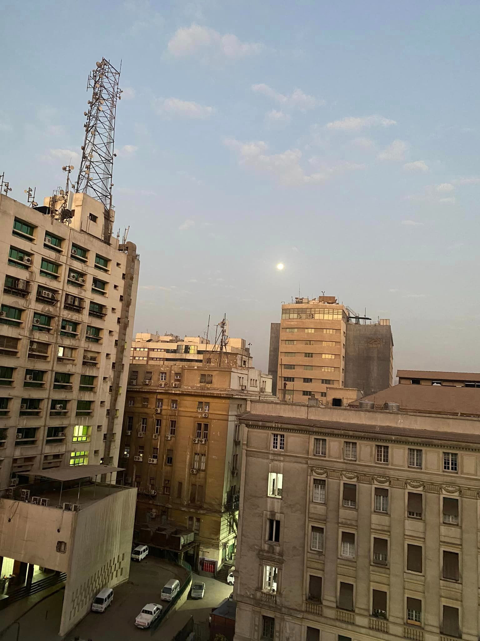 القمر البارد