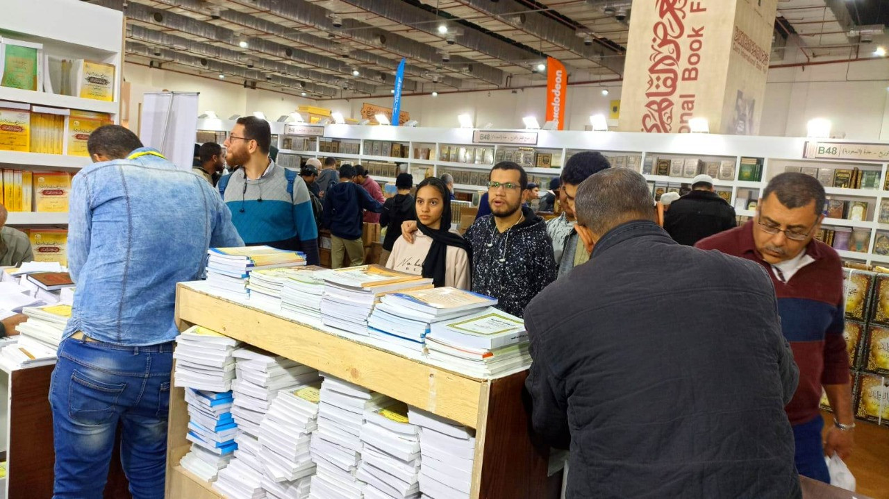 إقبال كثيف على إصدارات وزارة الأوقاف