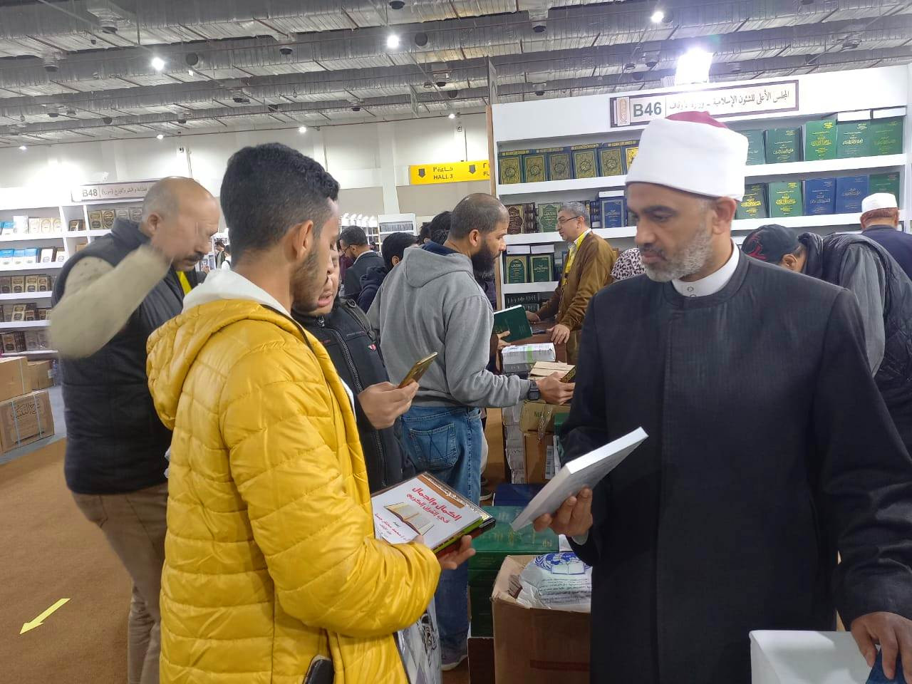 إقبال كثيف على إصدارات وزارة الأوقاف