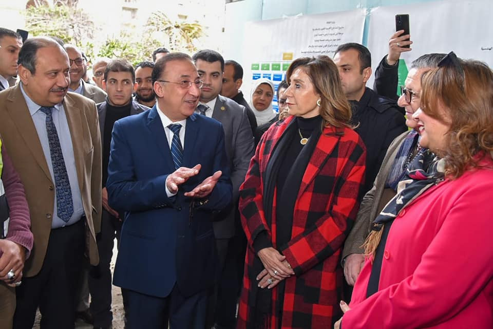 جولة وزيرة الثقافة بمركز الحرية بالإسكندرية