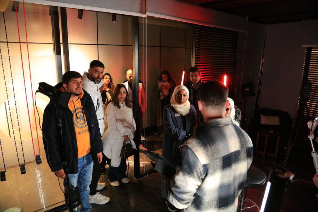 الوفد الإعلامى فى زيارته لقناة القاهرة الإخبارية