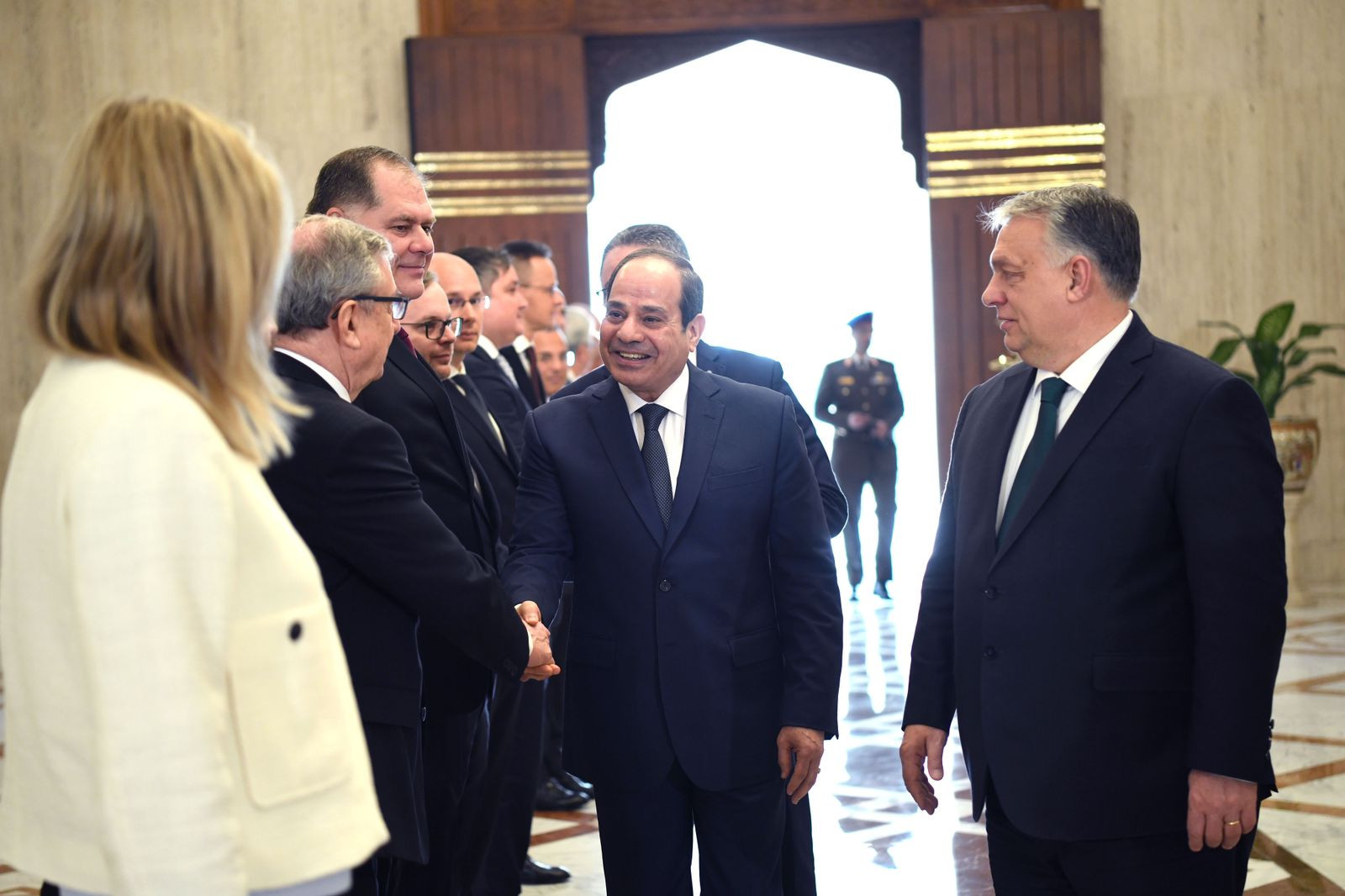 تفاصيل لقاء السيسى ورئيس وزراء المجر