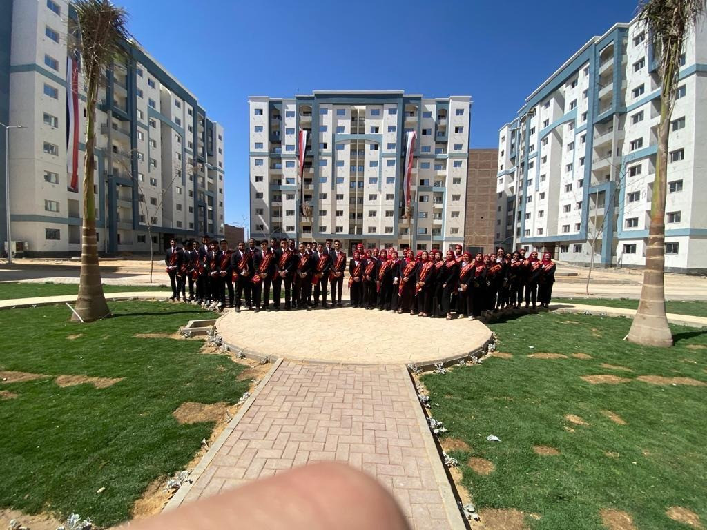 شباب جامعة جنوب الوادى يزورون مشروع داره