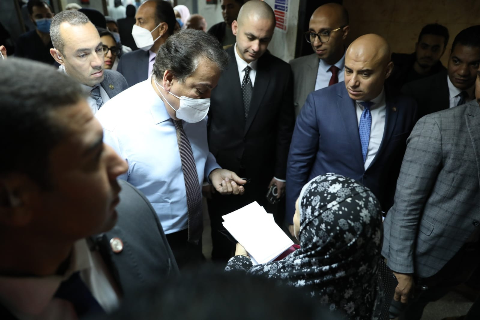 وزير الصحة فى معهد القلب
