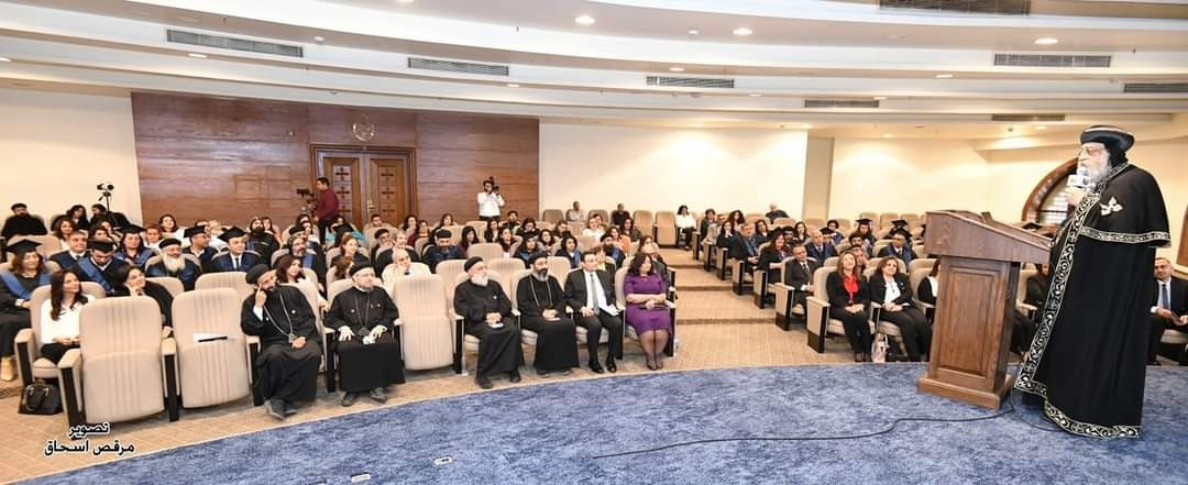 البابا تواضروس يكرم خريجى معهد «بولس الرسول»