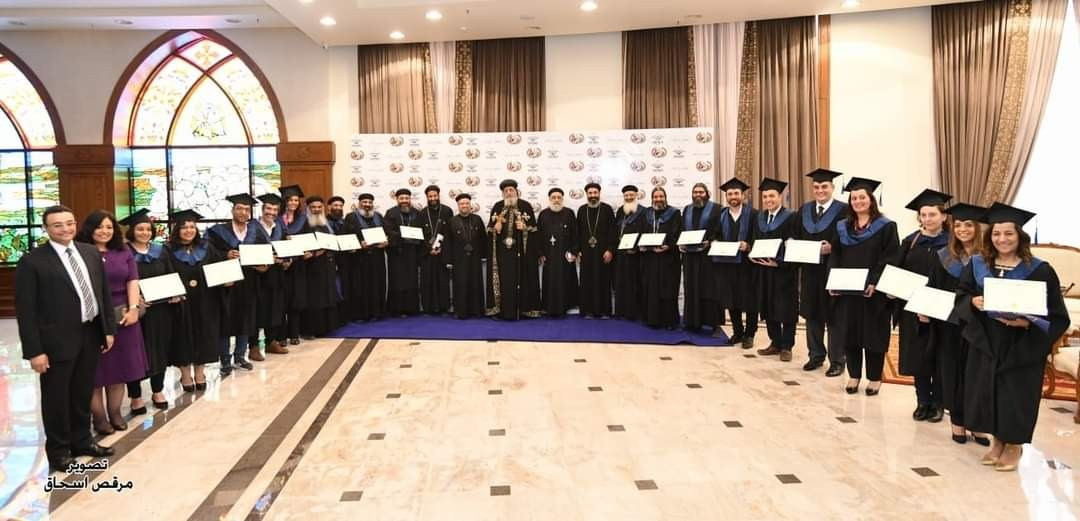 البابا تواضروس يكرم خريجى معهد «بولس الرسول»
