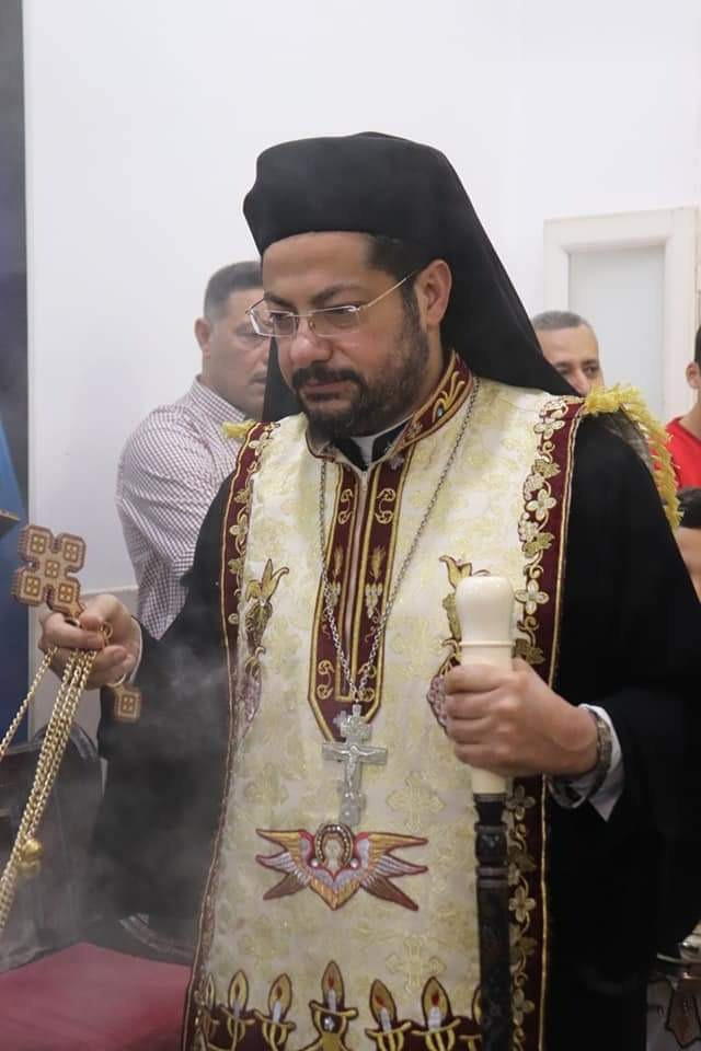 الأنبا باخوم يهنئ أبناء الإيبارشية بعيد القيامة