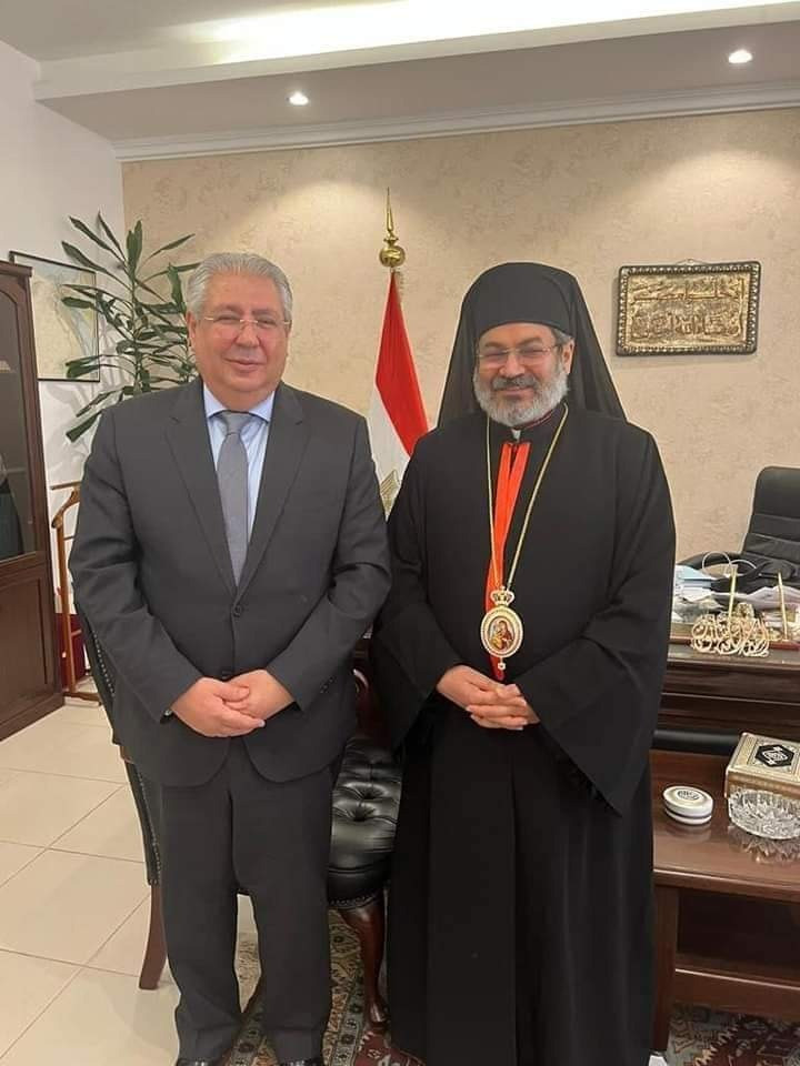 السفير المصرى بالكويت يستقبل الأنبا توما حبيب
