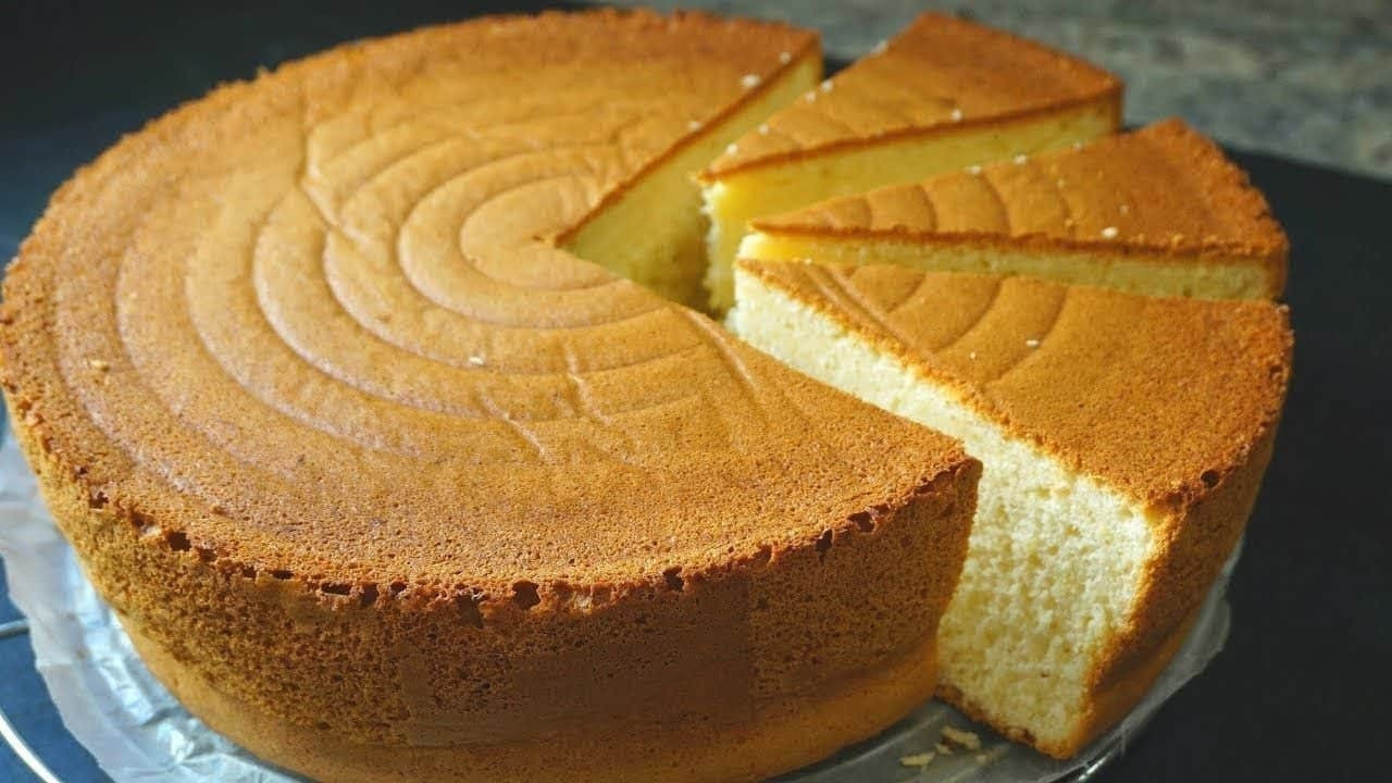 طريقة عمل الكيكة الهشة بخطوات بسيطة