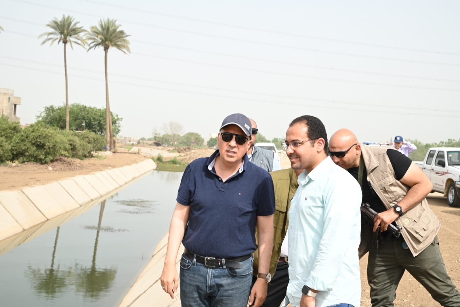 وزير الرى يتفقد أعمال تطهير الترع والمصارف