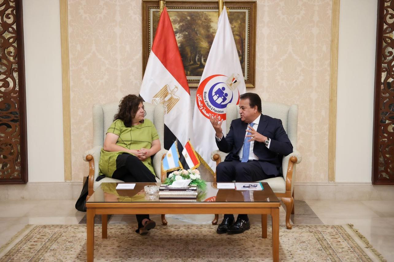 وزير الصحة يلتقى نظيرته الأرجنتينية