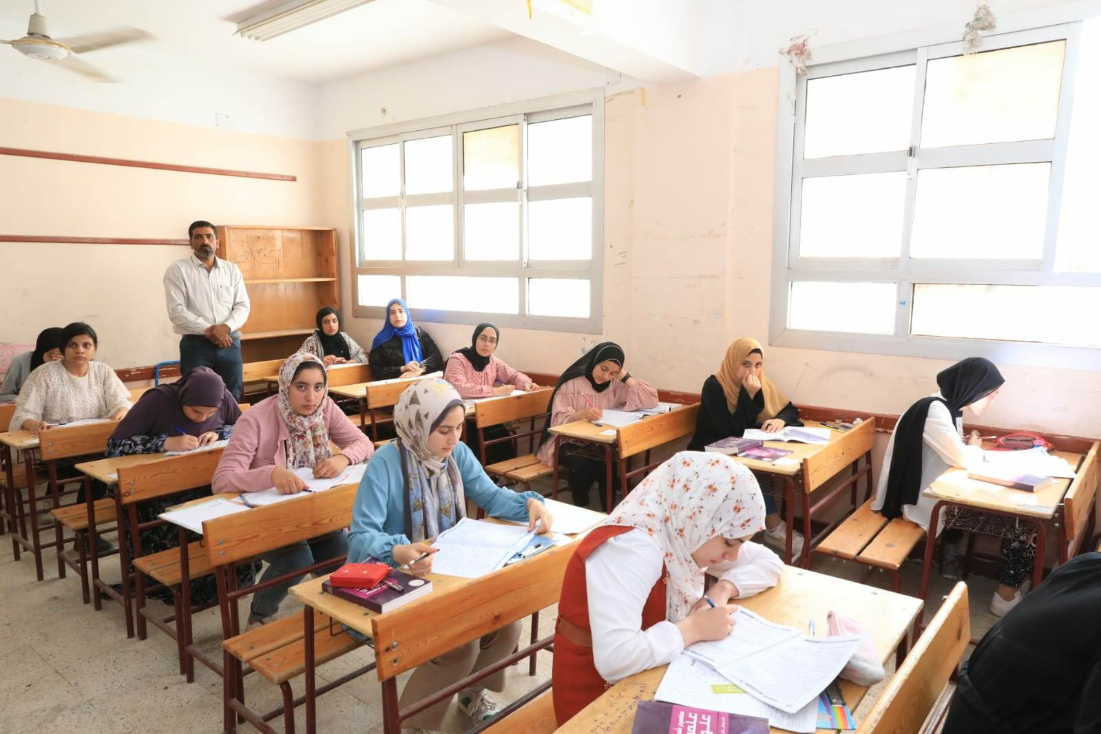دليل شامل لطلاب الثانوية العامة غير القادرين على الكتابة بأنفسهم في الامتحانات