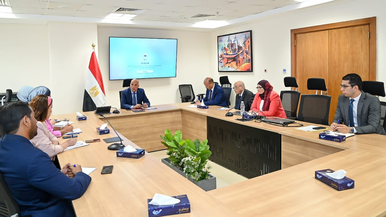 وزير الرى خلال اللقاء