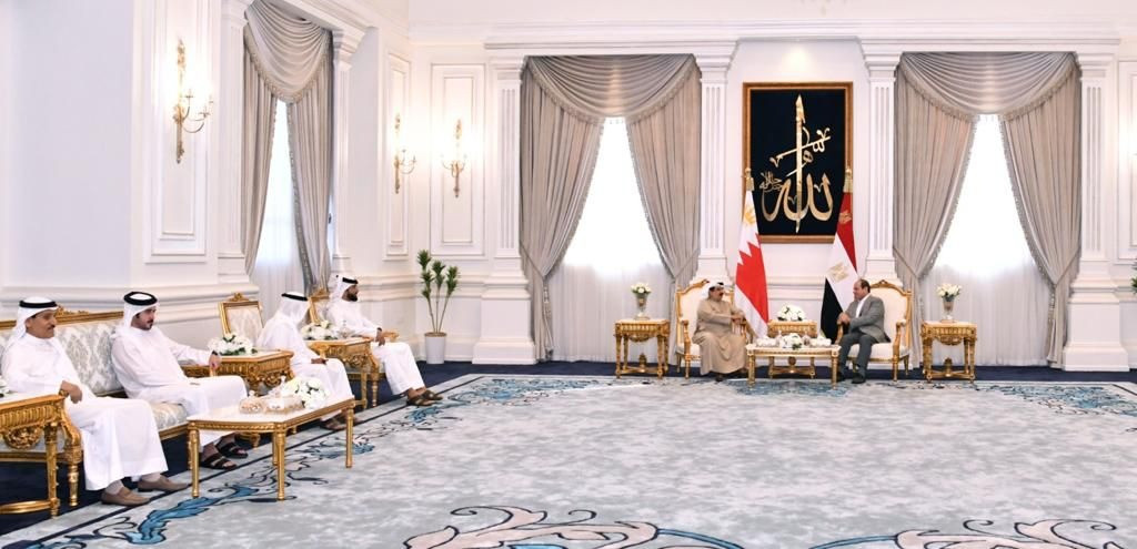 السيسى يستقبل عاهل البحرين فى العلمين