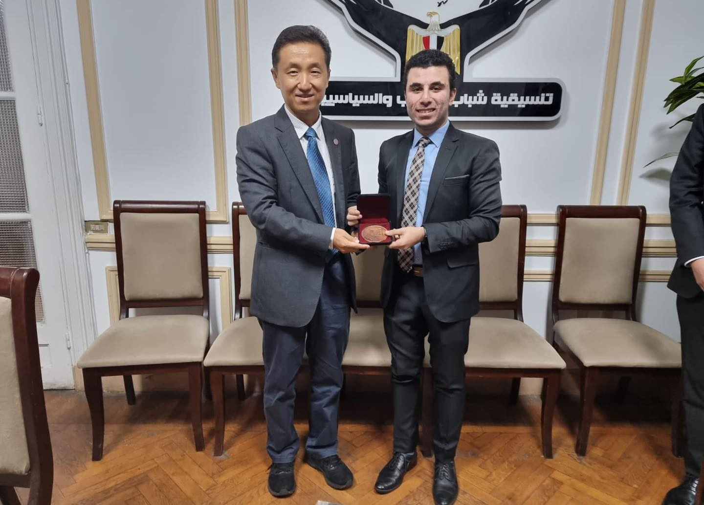 وفد جامعة تشينخوا الصينية