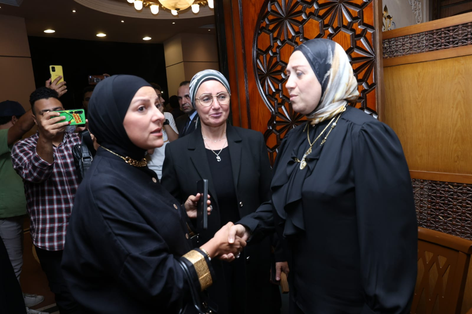 عزاء والدة تامر أمين