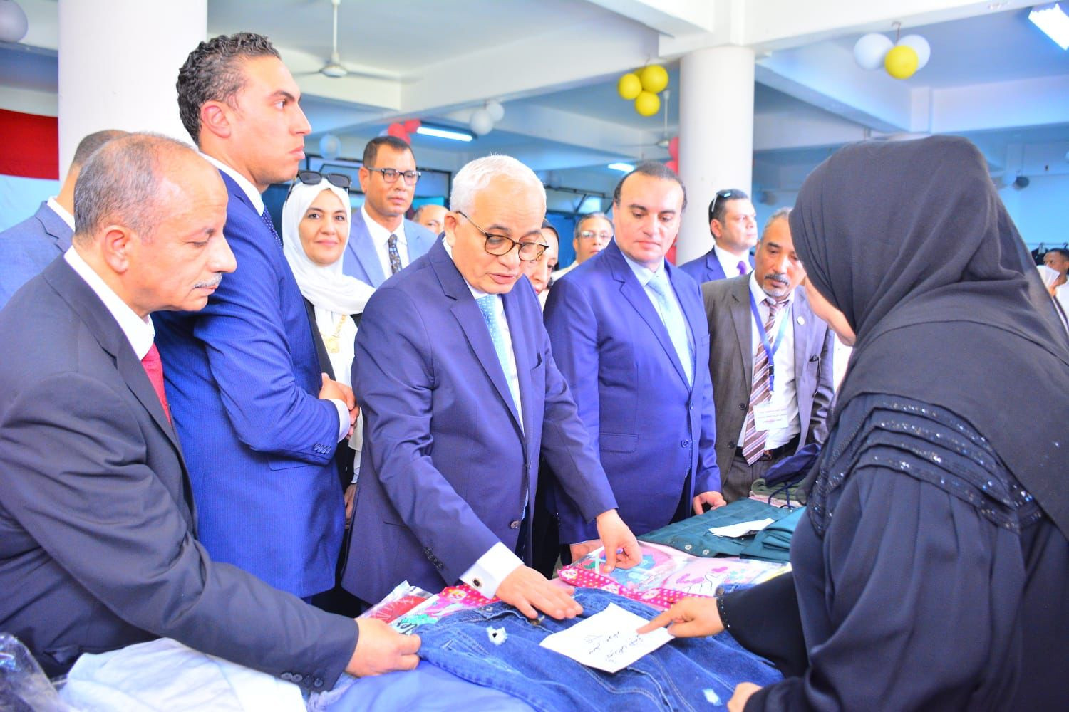 حجازي يفتتح معرض أهلا مدرستي ومدرسة ضمن مبادرة حياة كريمة بالأقصر