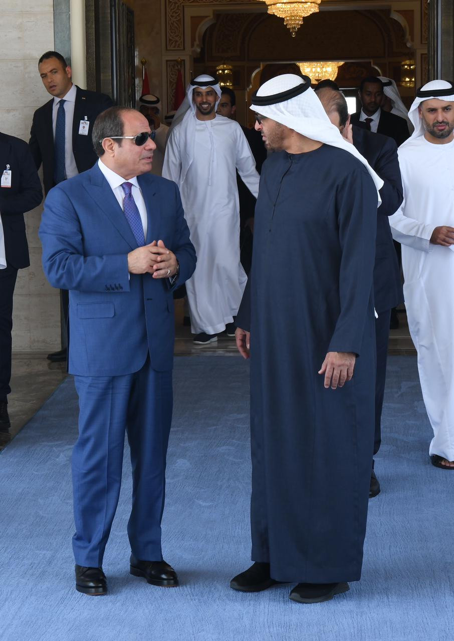 الشيخ محمد بن زايد يحرص على توديع السيسي
