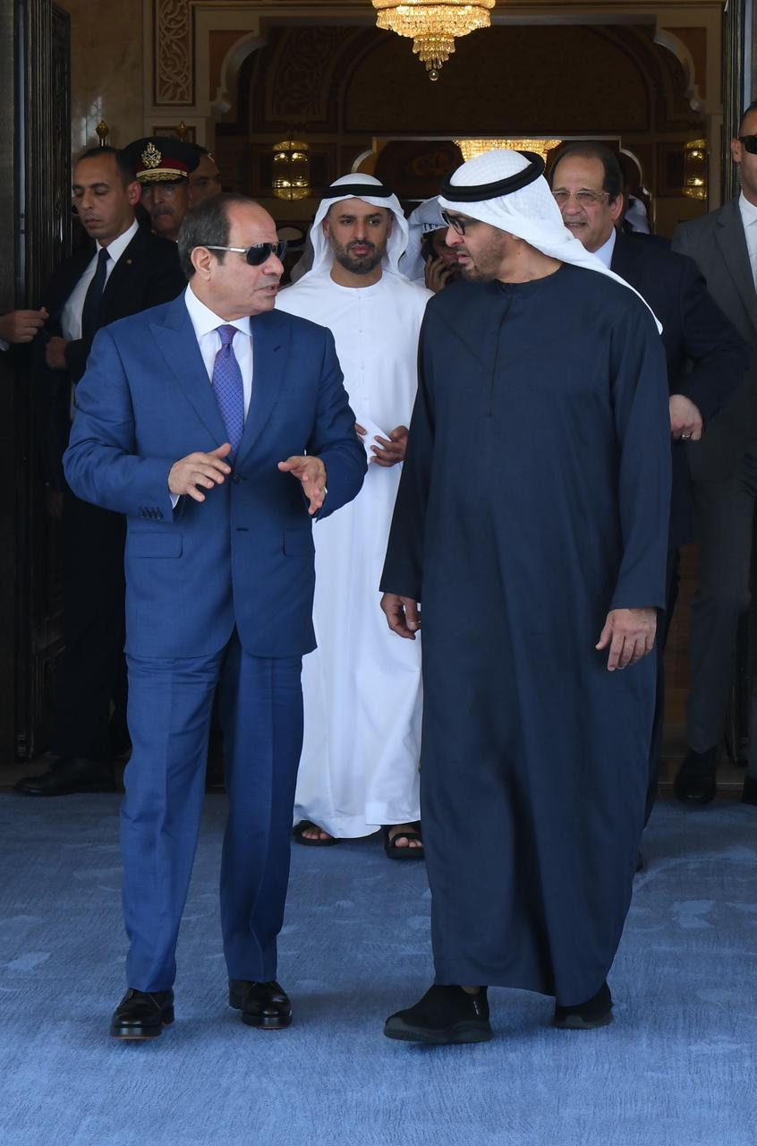 الشيخ محمد بن زايد يحرص على توديع السيسي