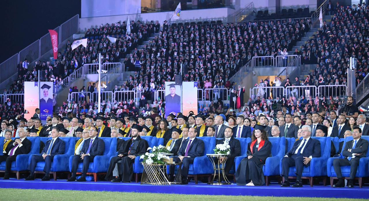 الرئيس السيسي في احتفالية خريجي الجامعات