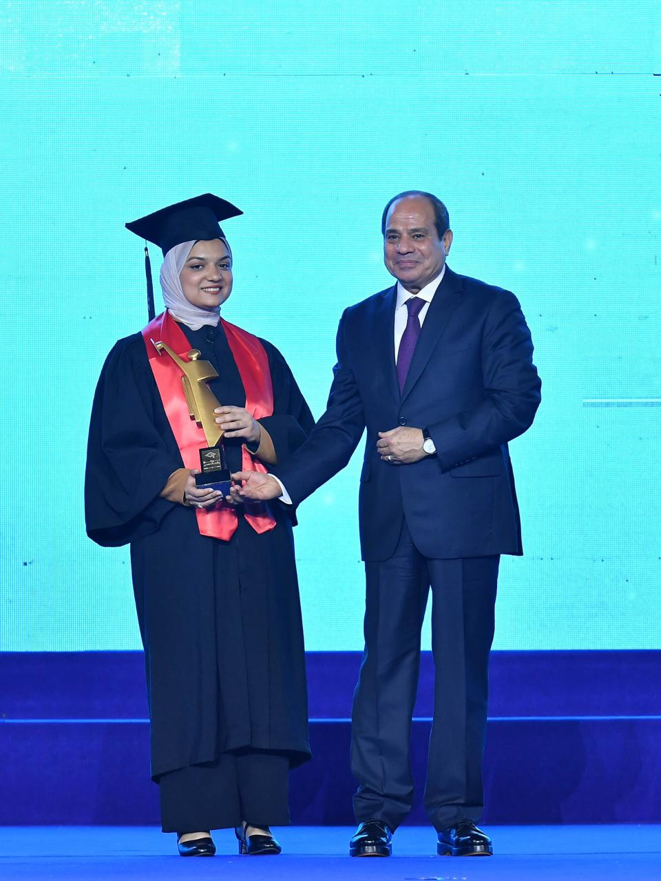 الرئيس السيسي في احتفالية خريجي الجامعات