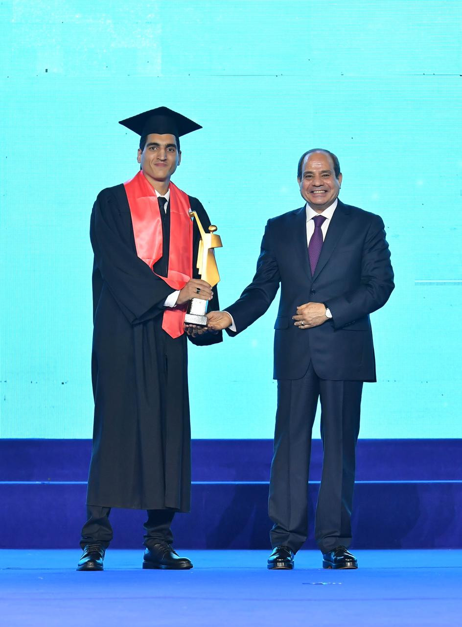 الرئيس السيسي في احتفالية خريجي الجامعات