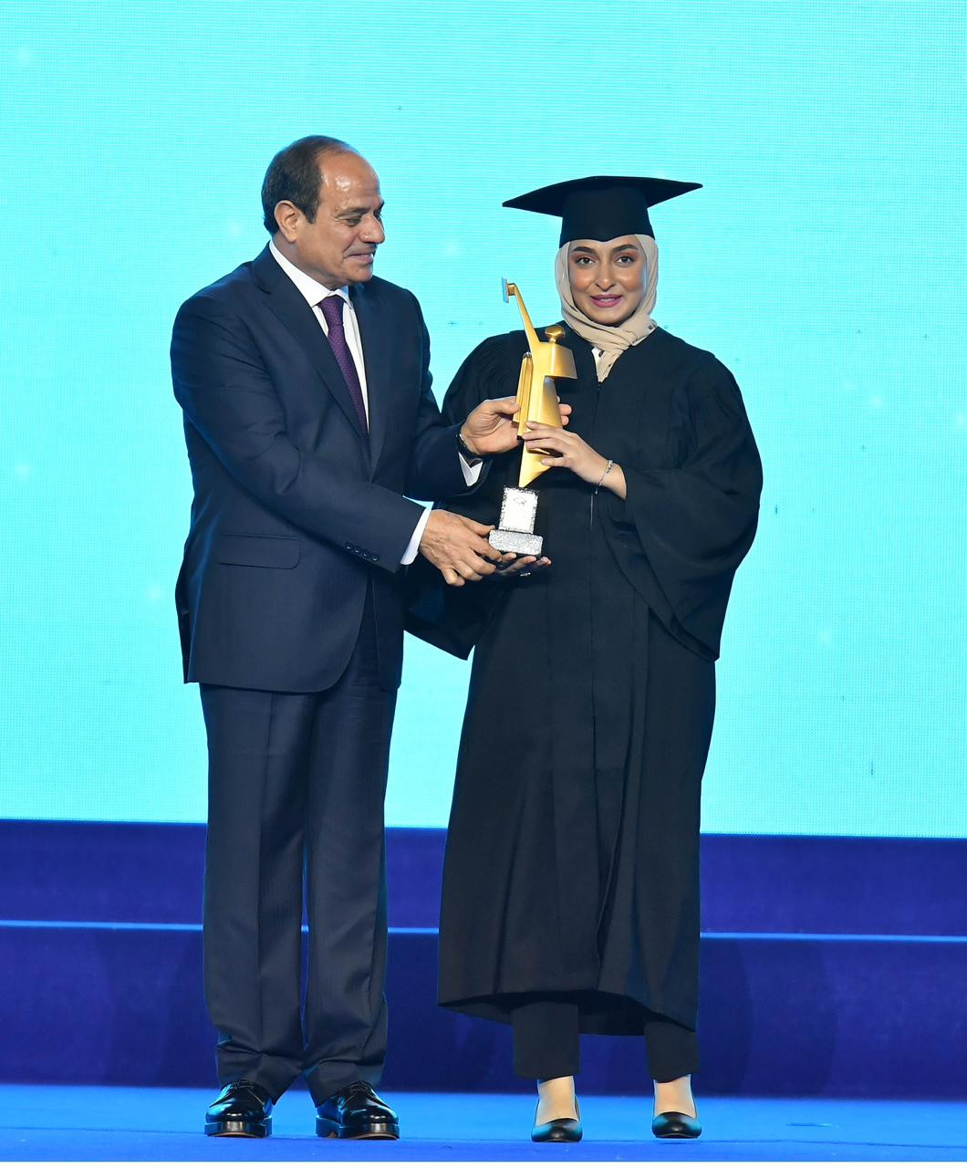 الرئيس السيسي في احتفالية خريجي الجامعات