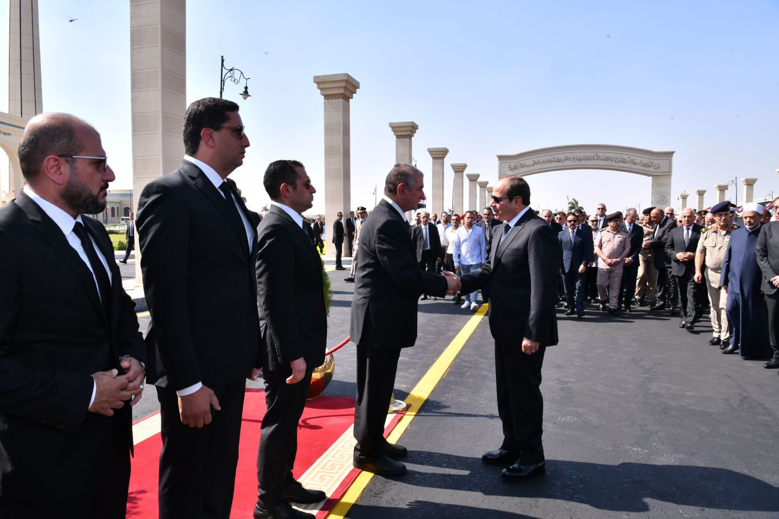 السيسي يتقدم جنازة اللواء محمد أمين نصر
