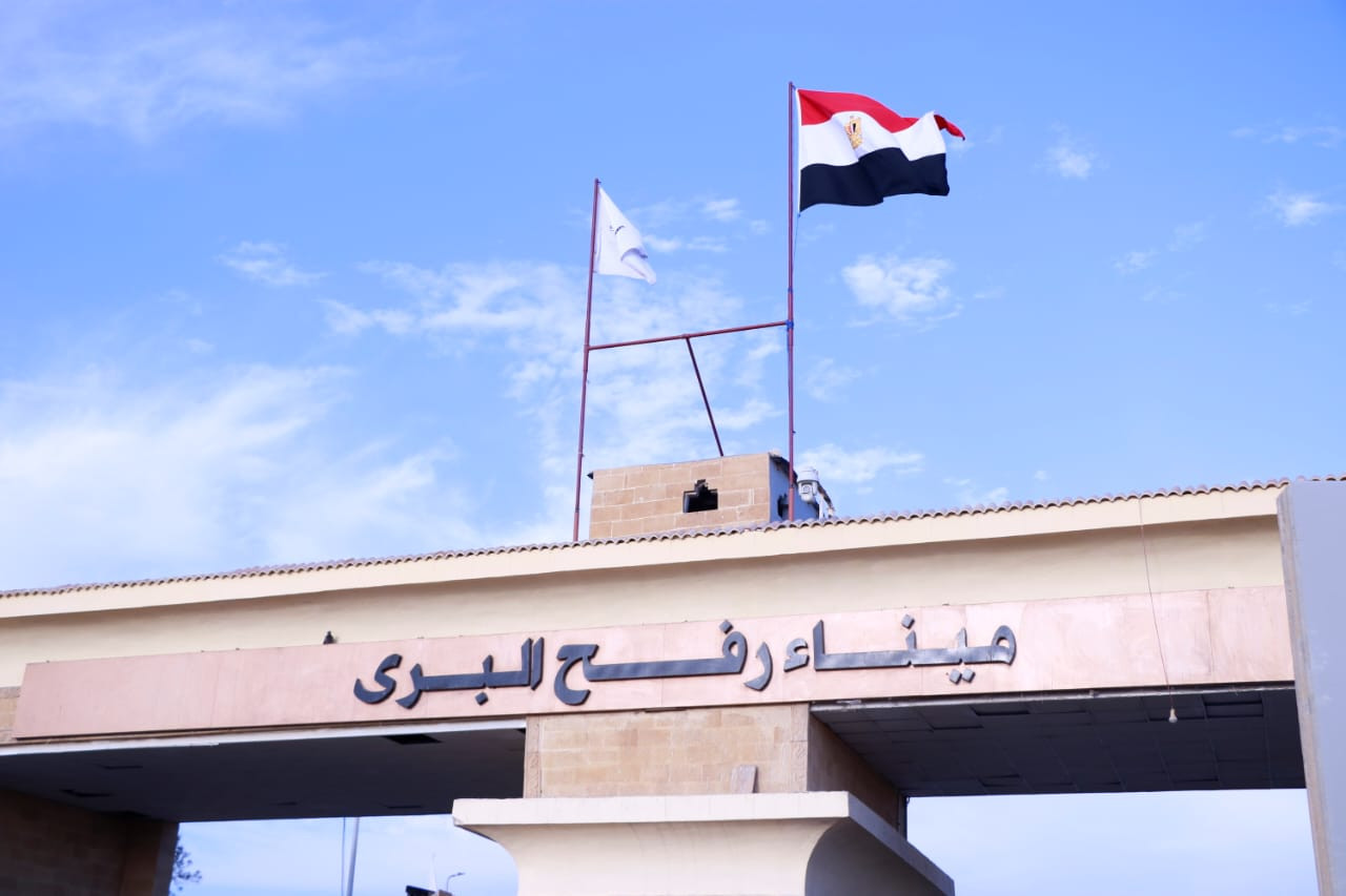 معبر رفح يستعد لإدخال مساعدات جديدة لغزة بعد زيارة رئيس الوزراء