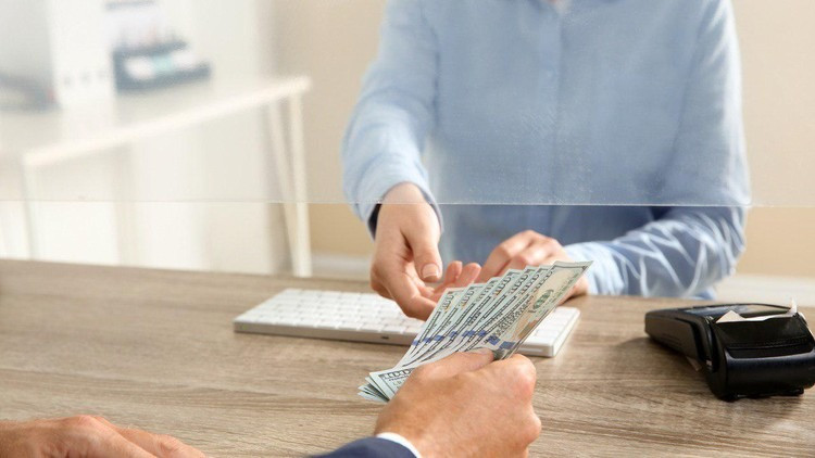 ضبط قضايا تداول غير قانوني للنقد الأجنبي بقيمة 4 ملايين جنيه في يوم واحد