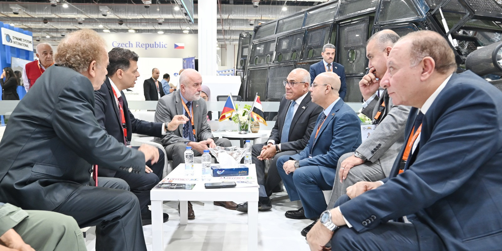 اهتمام كبير بمنتجات الهيئة العربية للتصنيع بمعرض إيدكس 2023