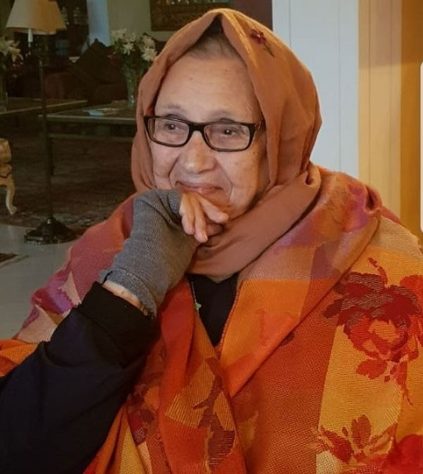 وفاة والدة الفنانة لطيفة