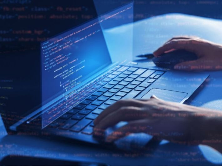 خبير تربوي: 5 أسباب تمنع إضافة مادة البرمجة للمجموع في المدارس المصرية