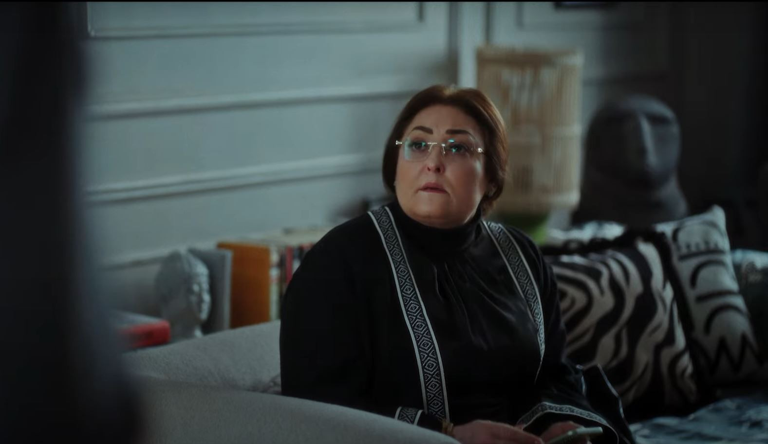 نهال عنبر في مسلسل بدون سابق إنذار