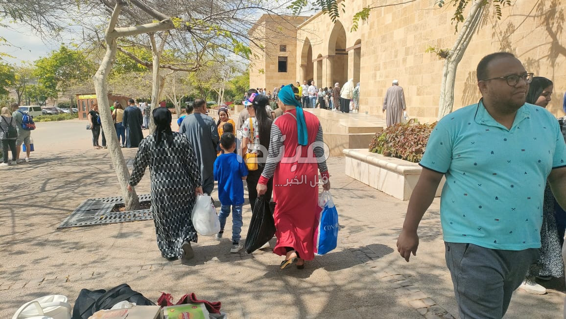 الاحتفال بشم النسيم في حديقة الأزهر الاحتفال بشم النسيم في حديقة الأزهر
