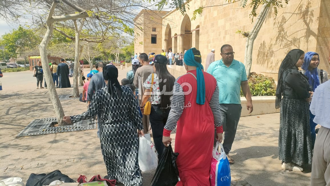 الاحتفال بشم النسيم في حديقة الأزهر الاحتفال بشم النسيم في حديقة الأزهر
