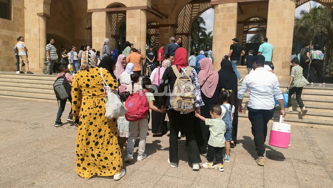 الاحتفال بشم النسيم في حديقة الأزهر الاحتفال بشم النسيم في حديقة الأزهر