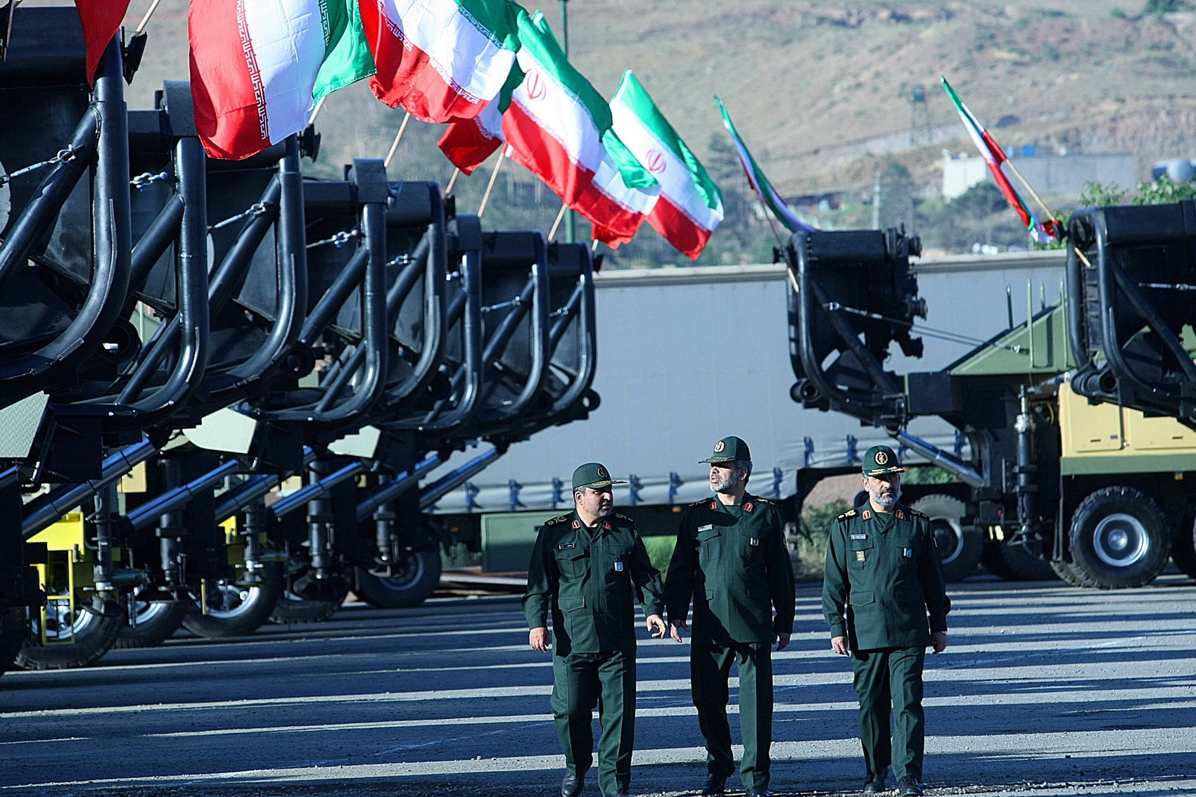 إيران تؤكد استعدادها لحرب طويلة الأمد مع إسرائيل وتعلن عن ثبات وقوة عسكرية