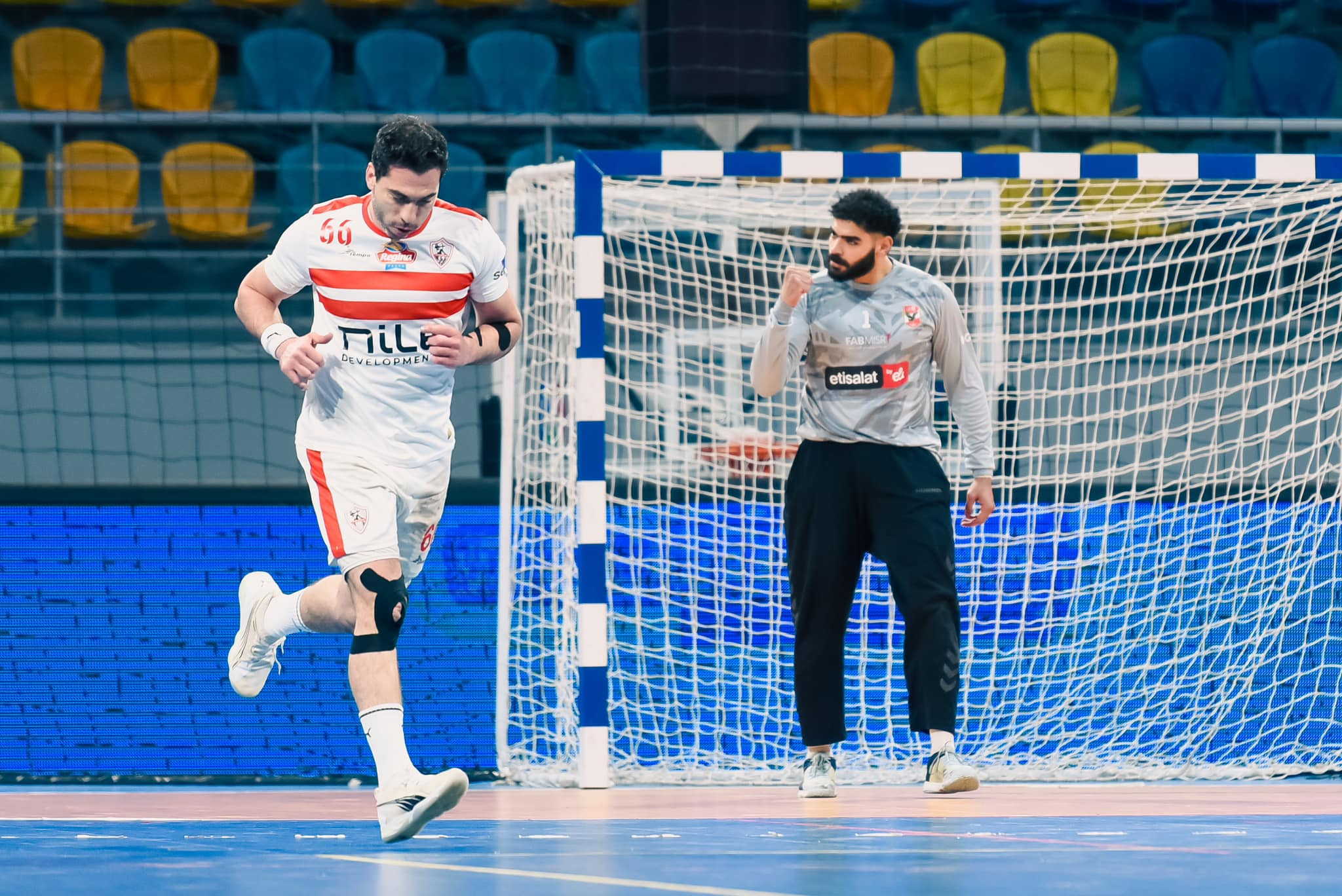 أسطورة اليد يودع القلعة البيضاء: أحمد الأحمر يعلن نهاية رحلته مع الزمالك