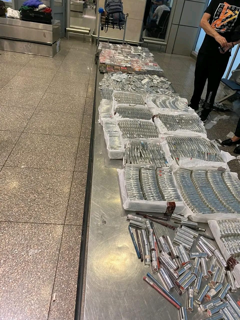 جمارك مطار القاهرة الدولي