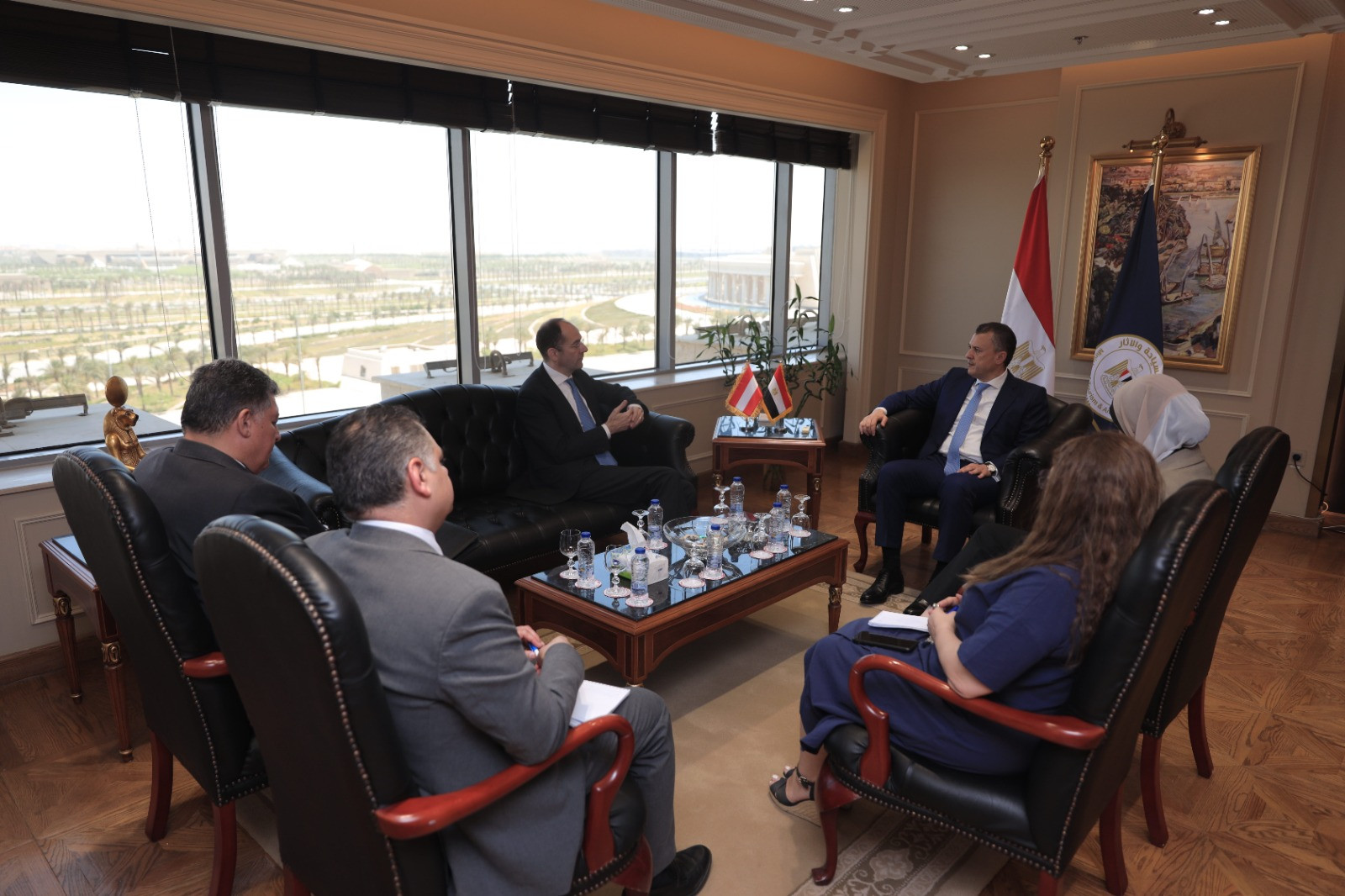 وزير السياحة والآثار خلال الاجتماع