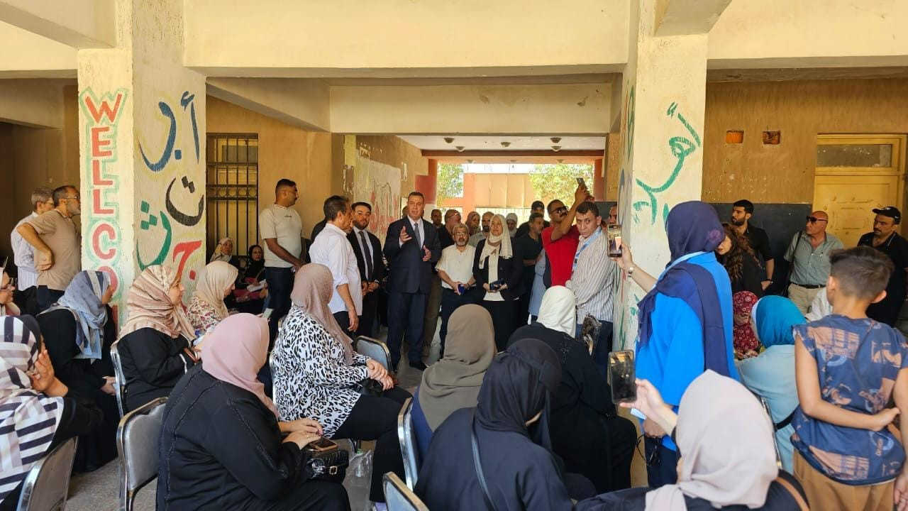السفير الفلسطيني لدى القاهرة يتفقد لجان الامتحانات السفير الفلسطيني لدى القاهرة يتفقد لجان الامتحانات